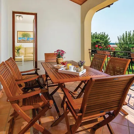 Διαμέρισμα 3 Bedroom Cozy In Nedeščina