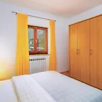 Lägenhet 3 Bedroom Cozy In *