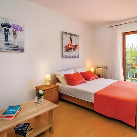 3 Bedroom Cozy In Apartment Nedescina