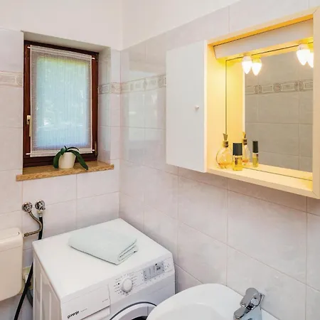 3 Bedroom Cozy In *